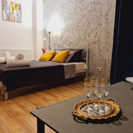 Ultracentral 5* Boutique Hotel Style Apartment. Brand New. 2 Rooms. Spacious. Free Parking كلوج-نابوكا المظهر الخارجي الصورة