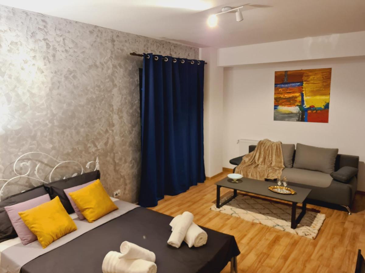 Ultracentral 5* Boutique Hotel Style Apartment. Brand New. 2 Rooms. Spacious. Free Parking كلوج-نابوكا المظهر الخارجي الصورة