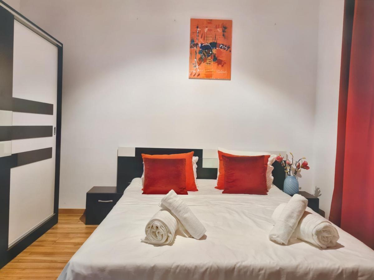 Ultracentral 5* Boutique Hotel Style Apartment. Brand New. 2 Rooms. Spacious. Free Parking كلوج-نابوكا المظهر الخارجي الصورة