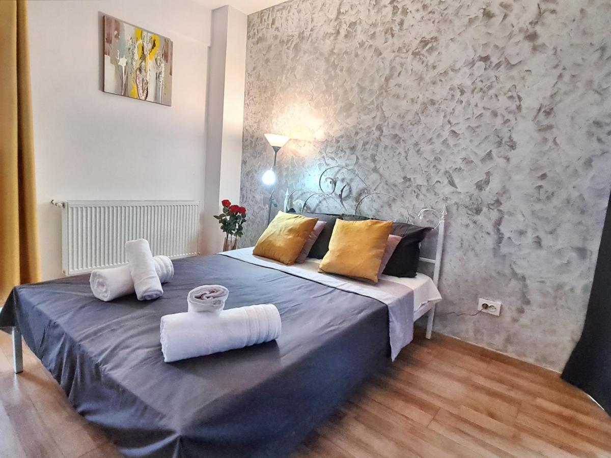 Ultracentral 5* Boutique Hotel Style Apartment. Brand New. 2 Rooms. Spacious. Free Parking كلوج-نابوكا المظهر الخارجي الصورة