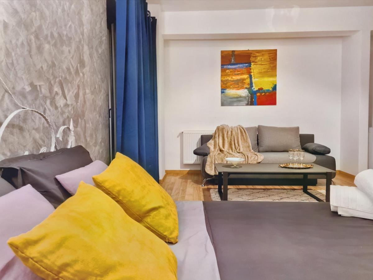 Ultracentral 5* Boutique Hotel Style Apartment. Brand New. 2 Rooms. Spacious. Free Parking كلوج-نابوكا المظهر الخارجي الصورة