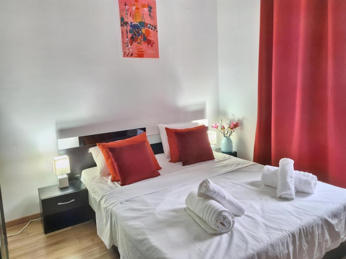 Ultracentral 5* Boutique Hotel Style Apartment. Brand New. 2 Rooms. Spacious. Free Parking كلوج-نابوكا المظهر الخارجي الصورة