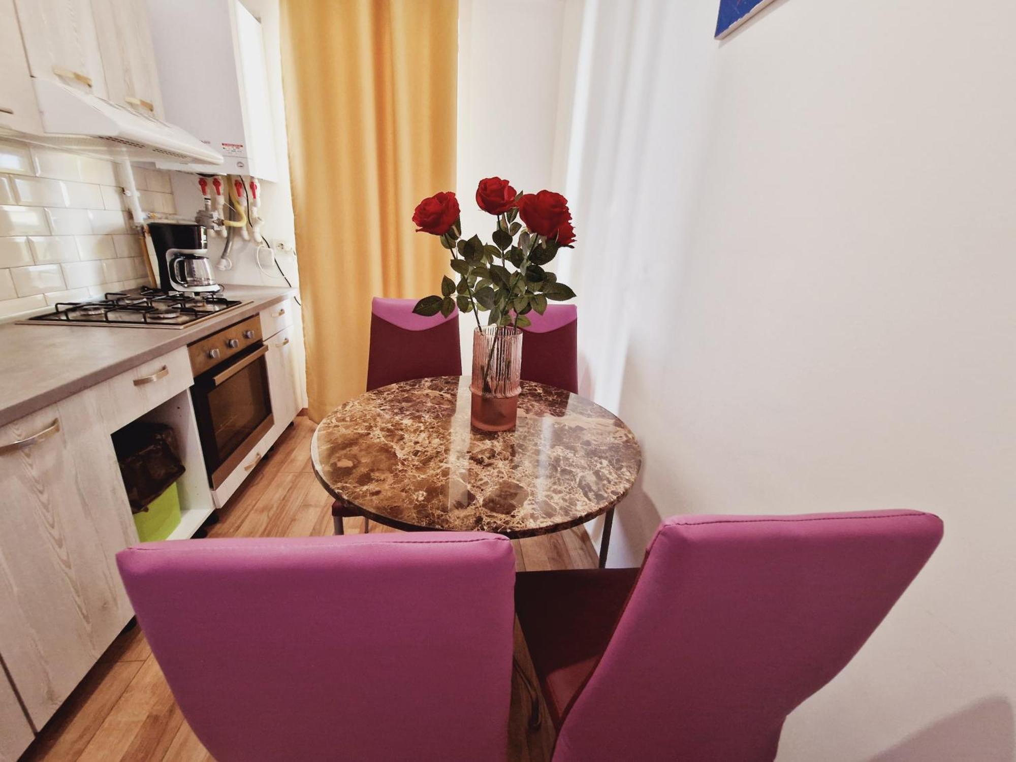 Ultracentral 5* Boutique Hotel Style Apartment. Brand New. 2 Rooms. Spacious. Free Parking كلوج-نابوكا المظهر الخارجي الصورة