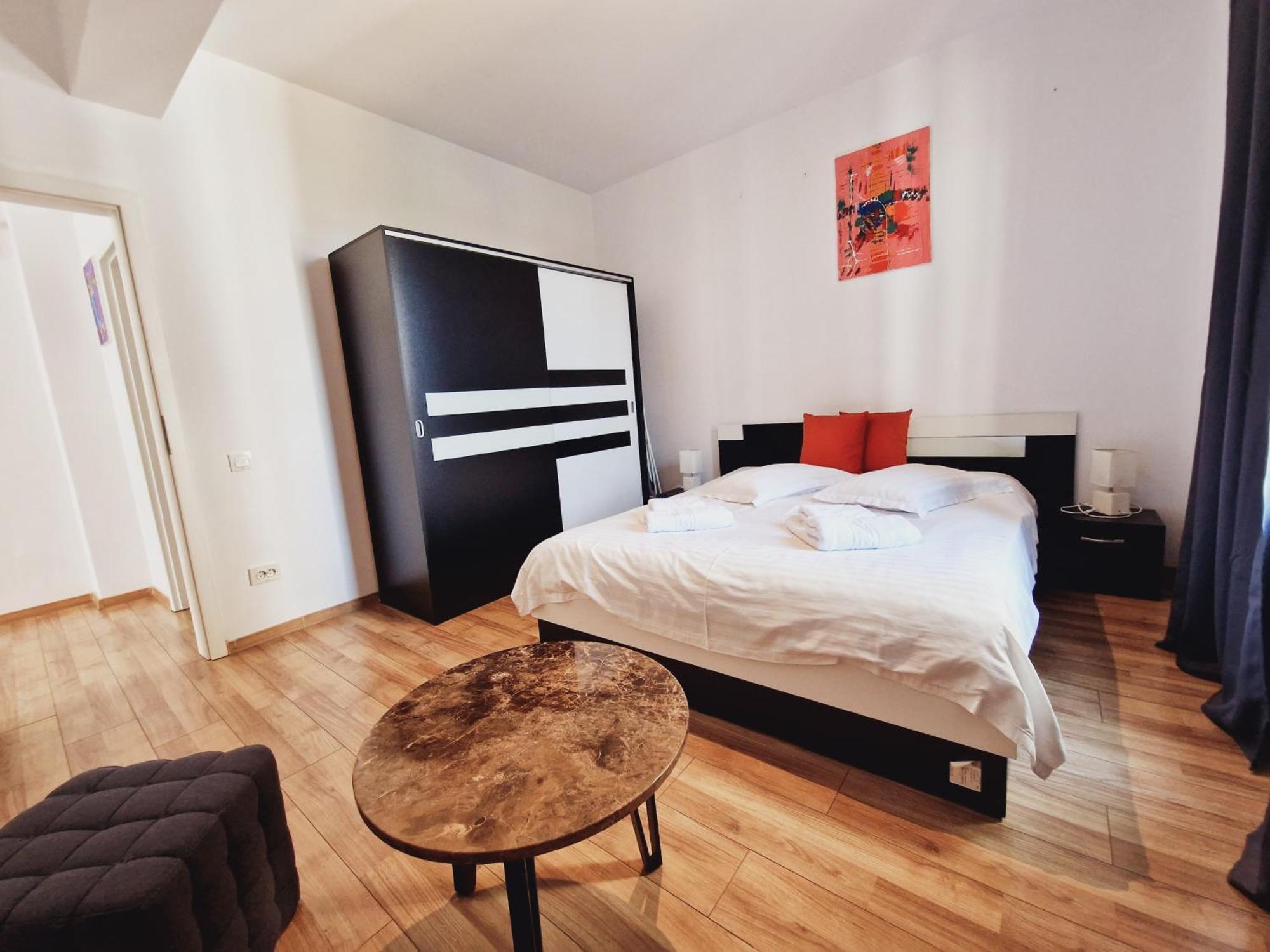 Ultracentral 5* Boutique Hotel Style Apartment. Brand New. 2 Rooms. Spacious. Free Parking كلوج-نابوكا المظهر الخارجي الصورة