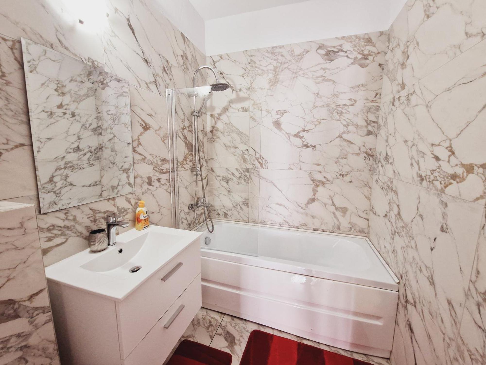 Ultracentral 5* Boutique Hotel Style Apartment. Brand New. 2 Rooms. Spacious. Free Parking كلوج-نابوكا المظهر الخارجي الصورة