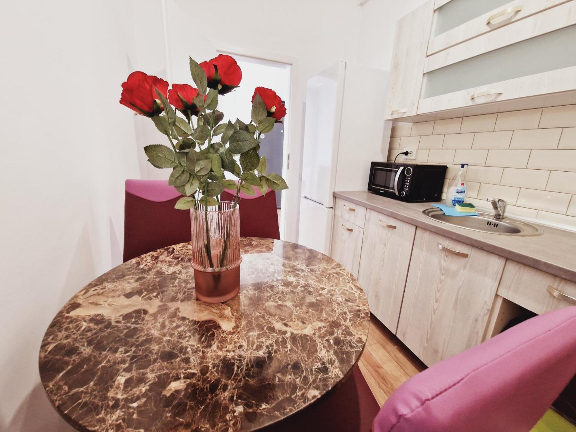 Ultracentral 5* Boutique Hotel Style Apartment. Brand New. 2 Rooms. Spacious. Free Parking كلوج-نابوكا المظهر الخارجي الصورة